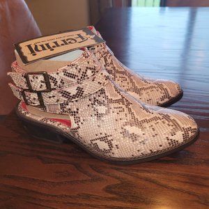 Ferrini Women's Booties